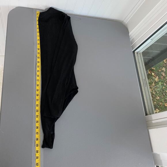 ASTR The Label Womens Long Sleeve Bodysuit Size M Black Sparkly Deep Vneck Sexy - Picture 7 of 8